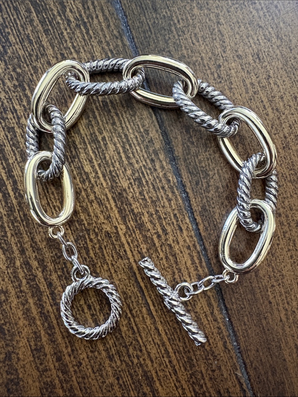 Alternating Silver and Gold Link Bracelet